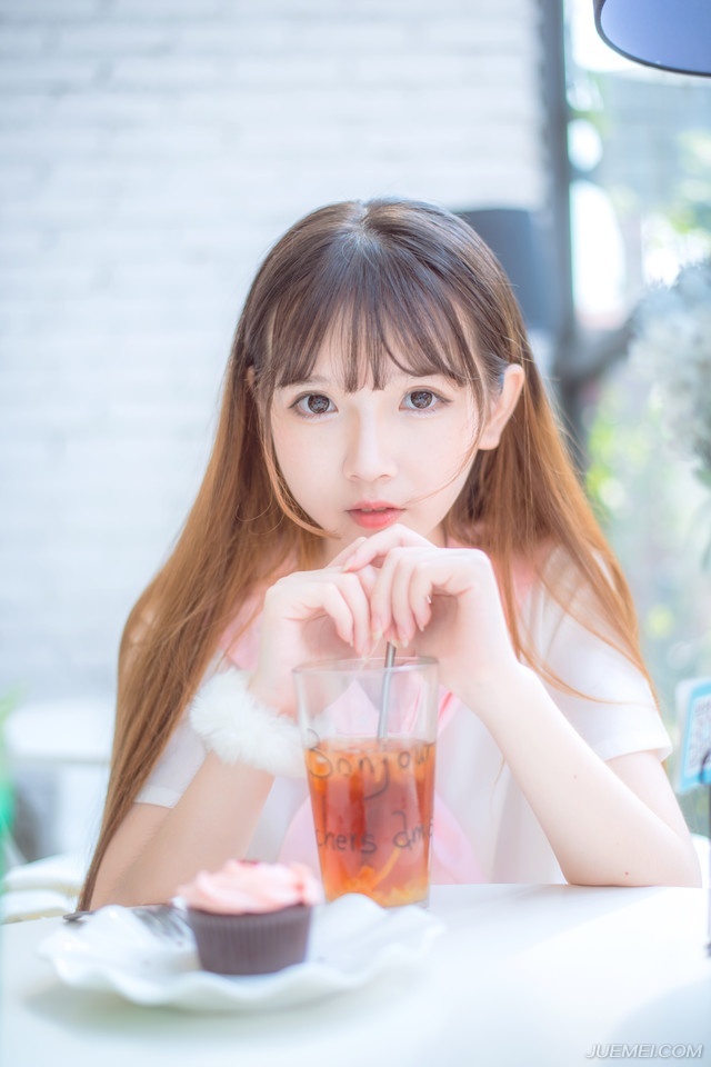“喏！”管家连忙点点头，快步离开。